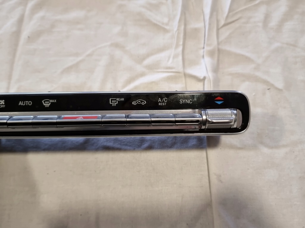 фото №2, Панель кондиционера mercedes-benz оригинальный номер a2479053402