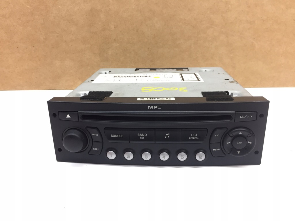 фото №1, Peugeot 5008 i 09- радиопроигрыватель 96659189xt