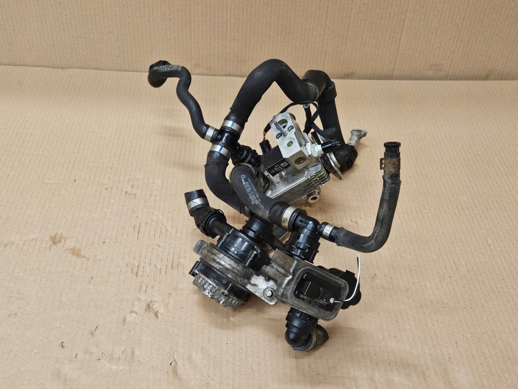 Испаритель радиатор насос воды шланги mercedes c350e w205 гибрид комплект !!! Киев