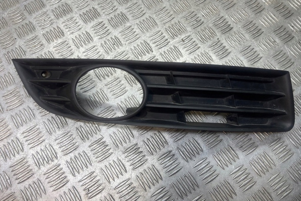 фото №11, Решётка противотуманных фар vw passat b6 3c2 3c0853666a 1.9l дизель 77kw 2007
