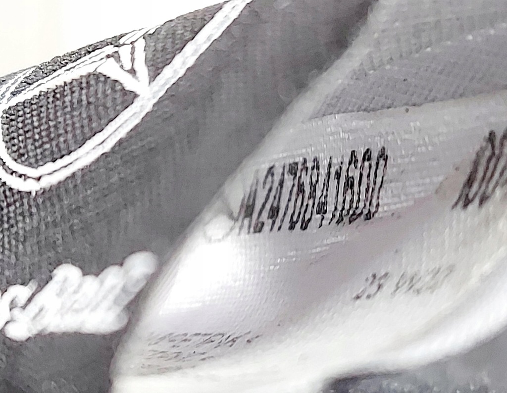 фото №7, Mercedes eqb n243 x243 23r. мат коврик обшивка багажника a2476841600