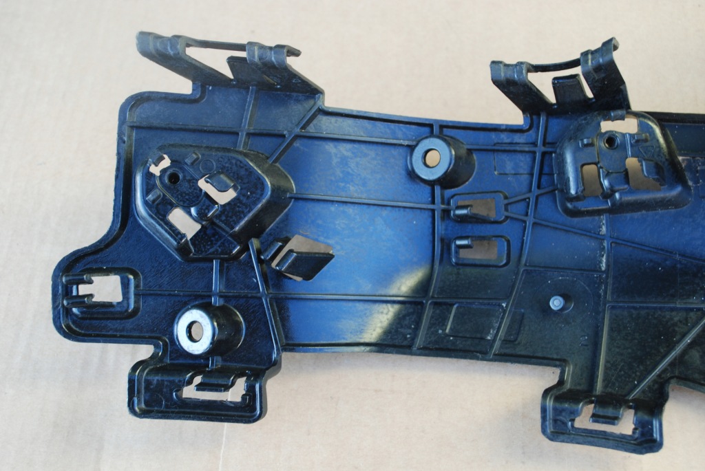 Volvo s60 v60 v60cc ii левый кронштейн направляющая бампера перед 31455652 Доставка