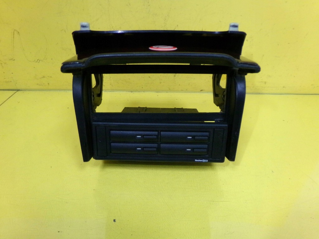 фото №4, Рамка радио защита renault laguna i 7700822391 nr93