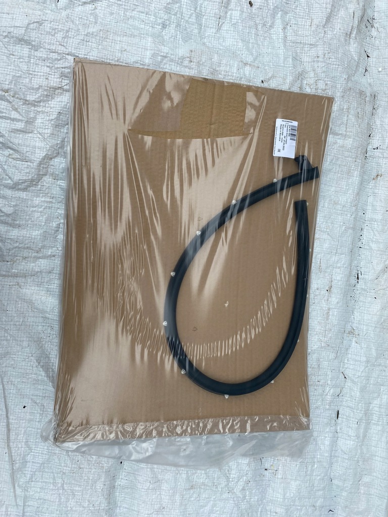 фото №1, Прокладка дверь правый перед skoda scala 654837698