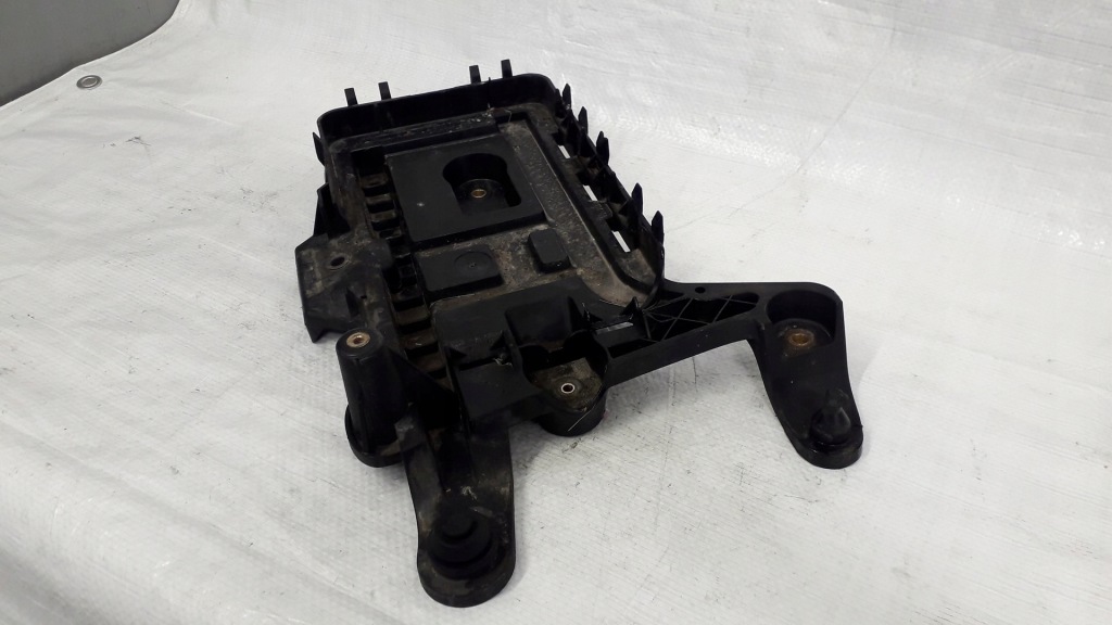 фото №1, Основание аккумулятор 1k0915333c, volkswagen оригинальный номер