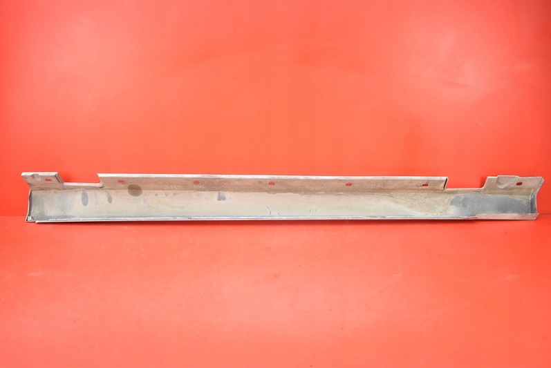 фото №8, Накладка порог правая mercedes e-klasa w212 sedan