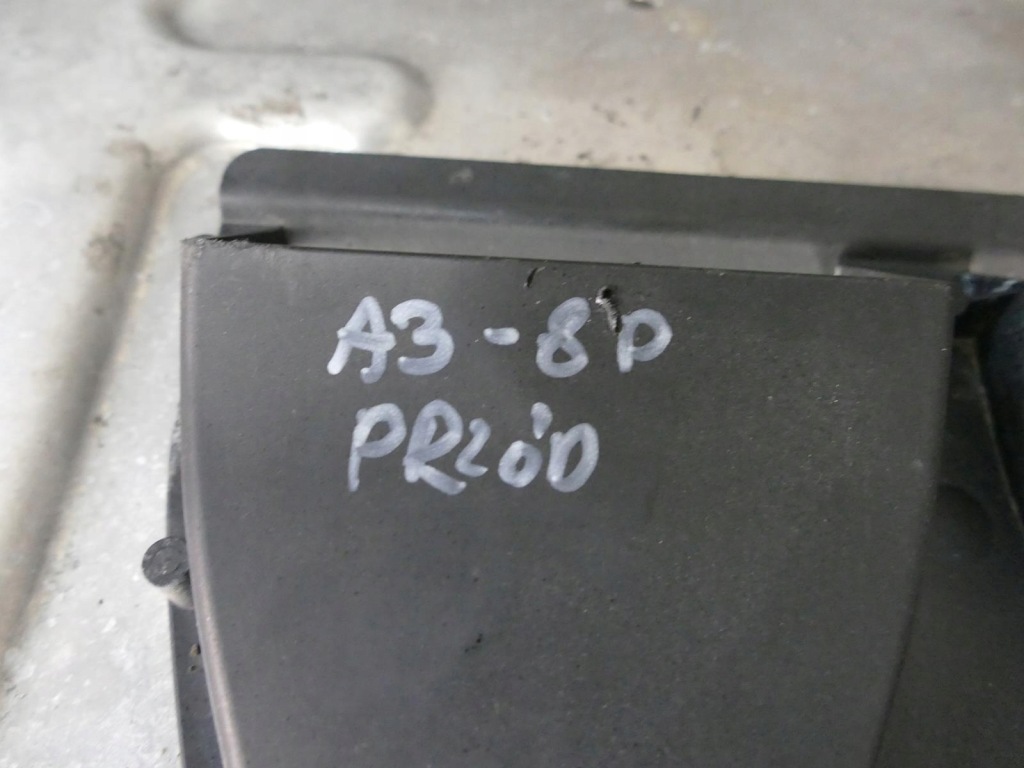 Audi a3 8p кабриолет  s-line накладка под двигатель двигателя Оригинал