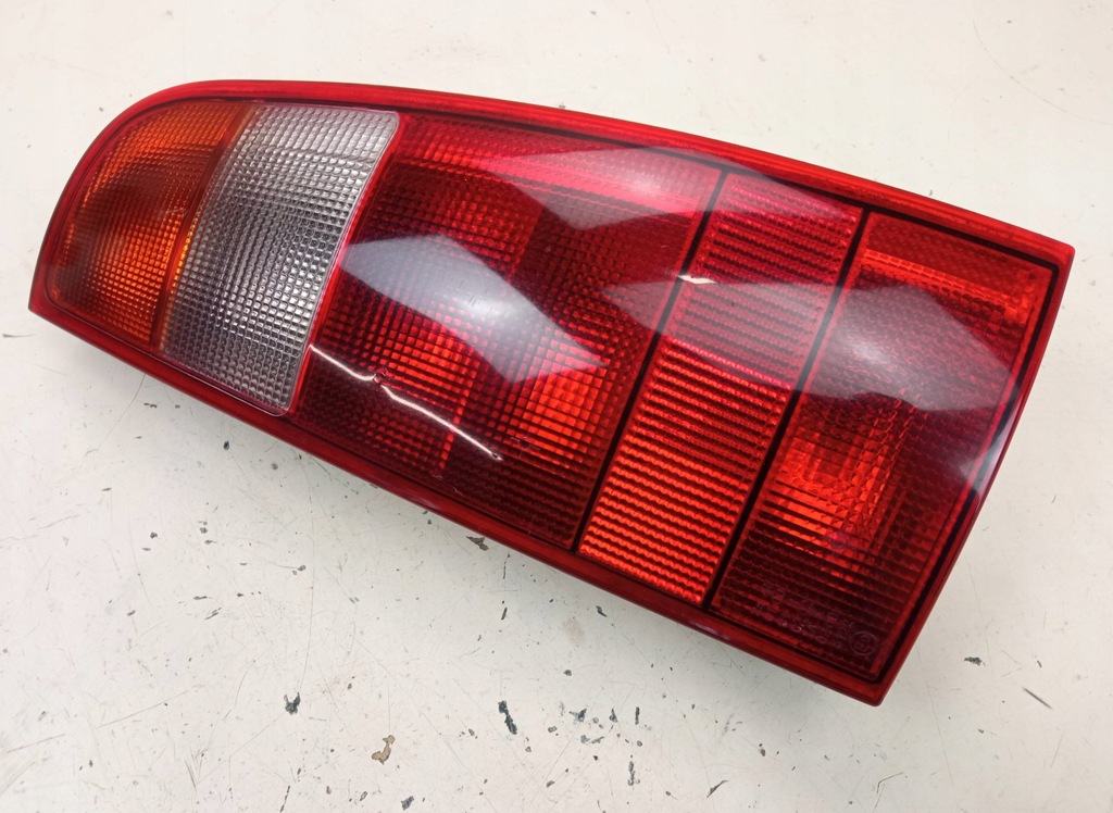 фото №1, Лампа правая задняя volkswagen polo