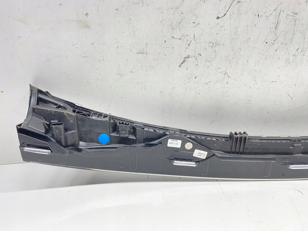 Решітка радіатора решітка радіатора накладка середня led перед передня mercedes cla 174 w174 2025- в Україні