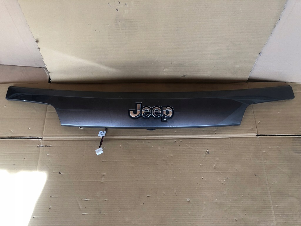 фото №1, Jeep grand cherokee wk2 lift молдинг крышки накладка