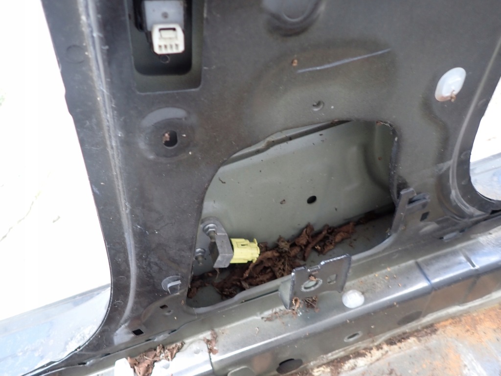 фото №7, Поріг блок двигуна правий nissan note e12 13- чорний