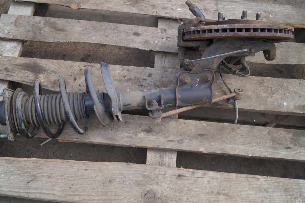 фото №6, Поворотный кулак амортизатор левый перед hyundai i40 1.7