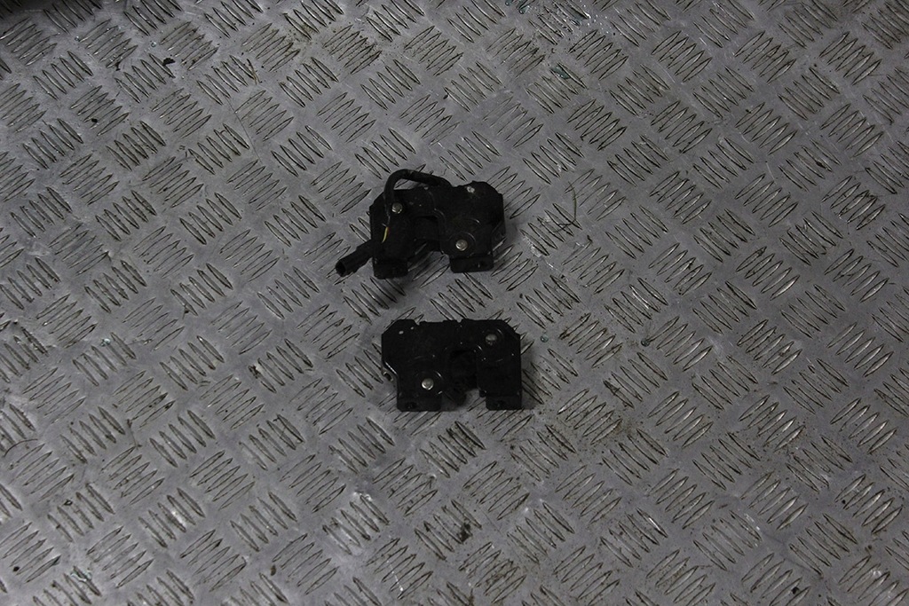 фото №1, Infiniti q60 3.0t замок капот