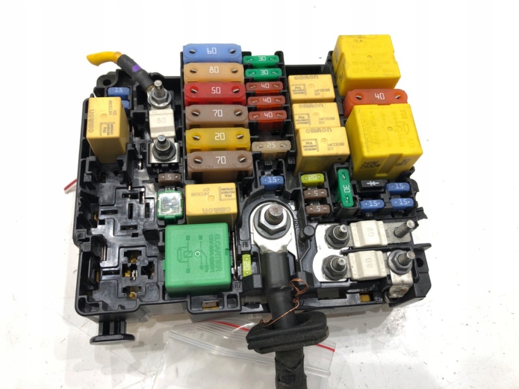 Купити Коробка запобіжників citroen c4 picasso 2 9804848580 хетчбек 1.2