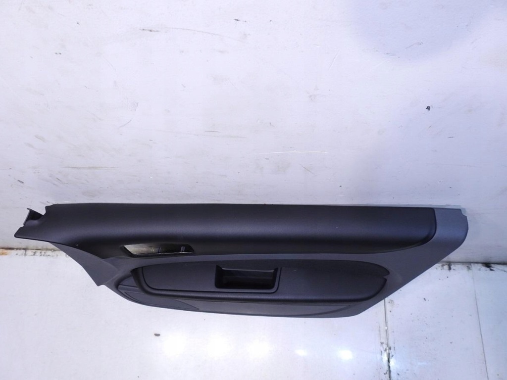 Оббивка двері правий перед ford focus mk2 lift Ціна