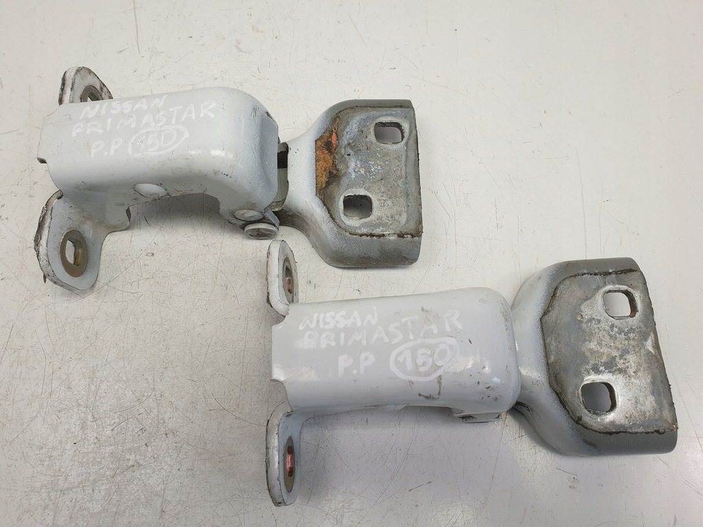 фото №1, Nissan primastar передний правый петля дверь перед