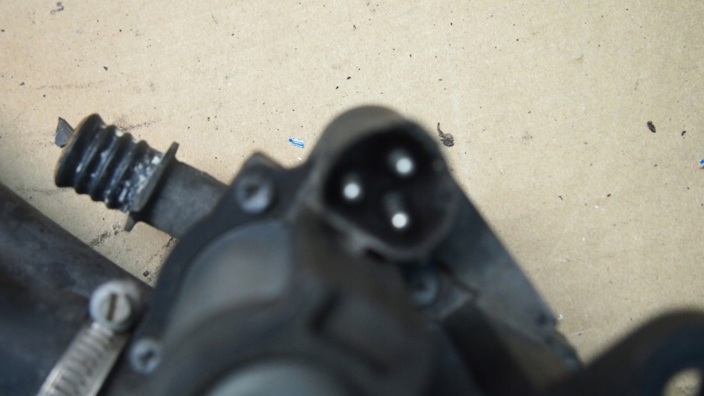 Bmw e34 клапан воды отопителя в Украине