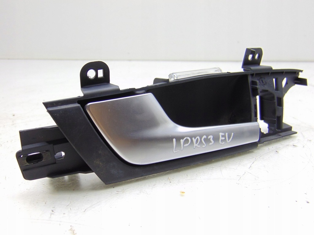 фото №1, Ручка дверь внутренняя левый перед подсвеченная audi rs3 a3 8p 8p4837019e