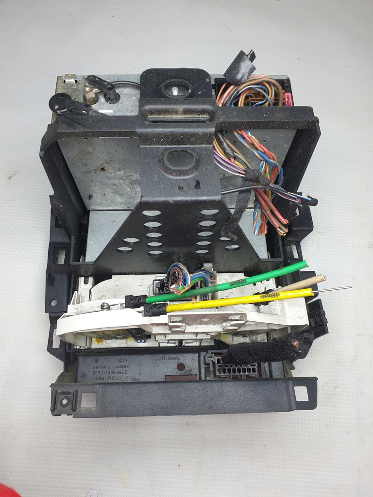 фото №6, Радіо navi vw golf iv 3b0041181b