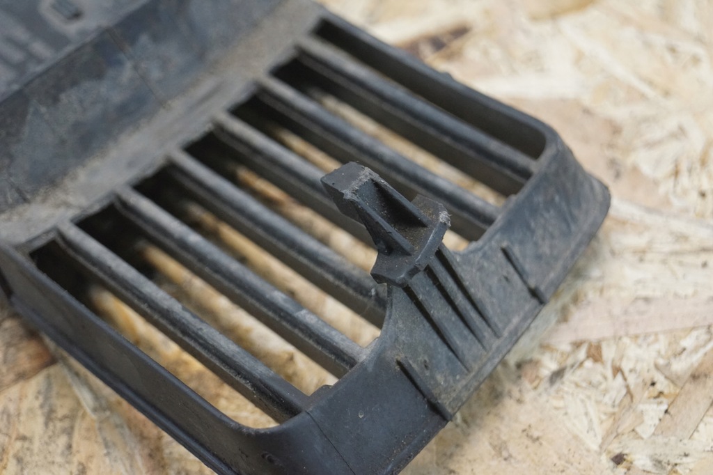 фото №9, Решітка бампера лівий перед audi a6 c5 4b0807681s