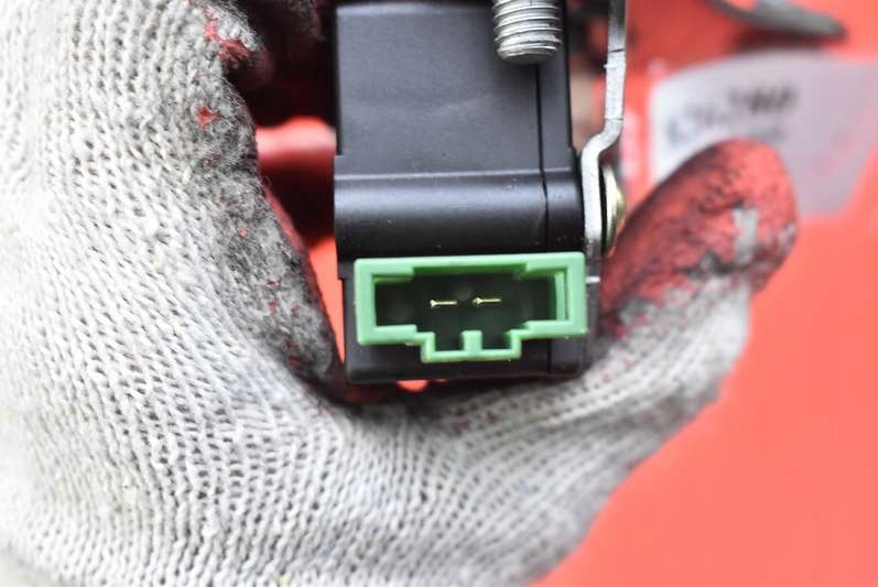 фото №7, Замок крышки задняя багажника нижний 51247016050 land rover discovery iii 04-09