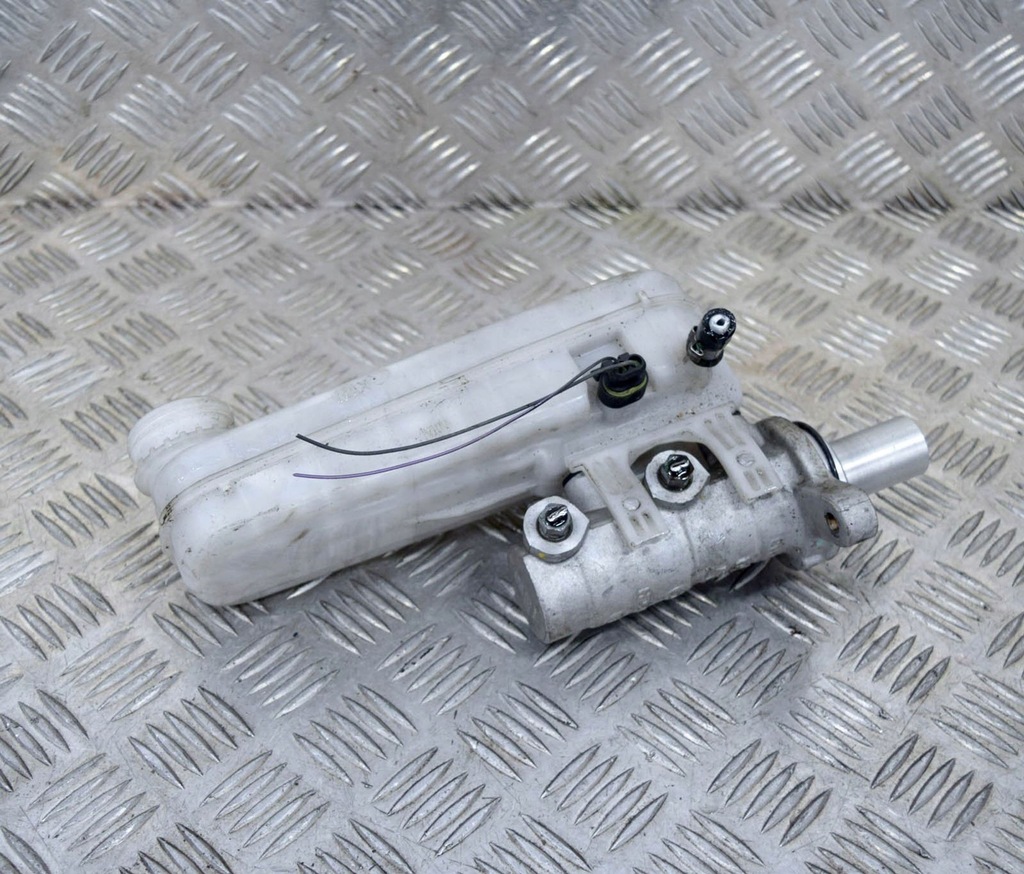 фото №1, Peugeot boxer 2012 главный цилиндр тормоза