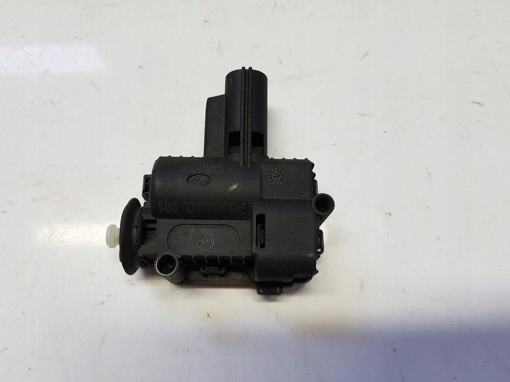 фото №2, Discovery sport замок заливної пального