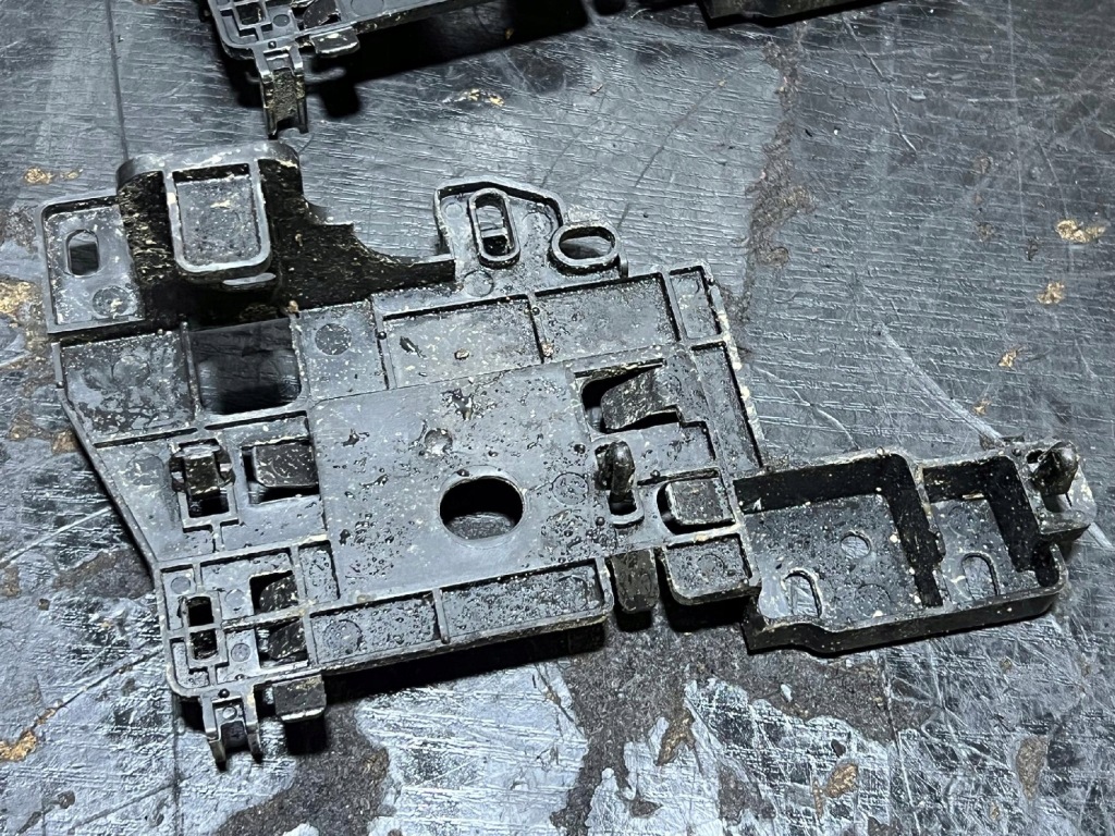 фото №7, Opel crossland x кронштейн проводка кронштейн лонжерон кронштейн 9813085580