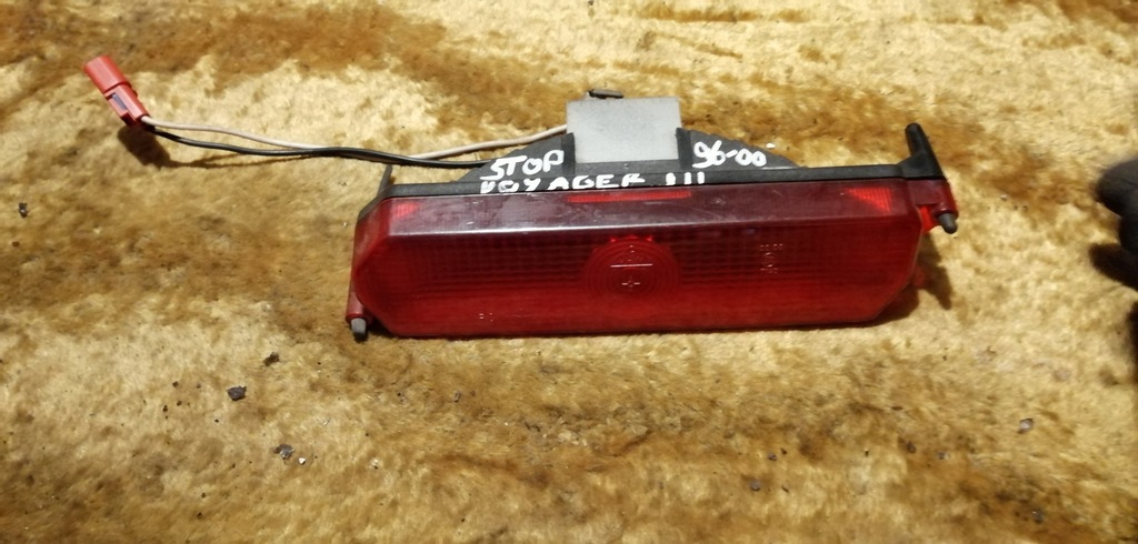 фото №5, Третий свет стоп chrysler voyager 96-00