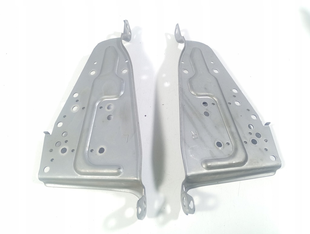 фото №1, Toyota avensis t25 03-08 кронштейн радіо