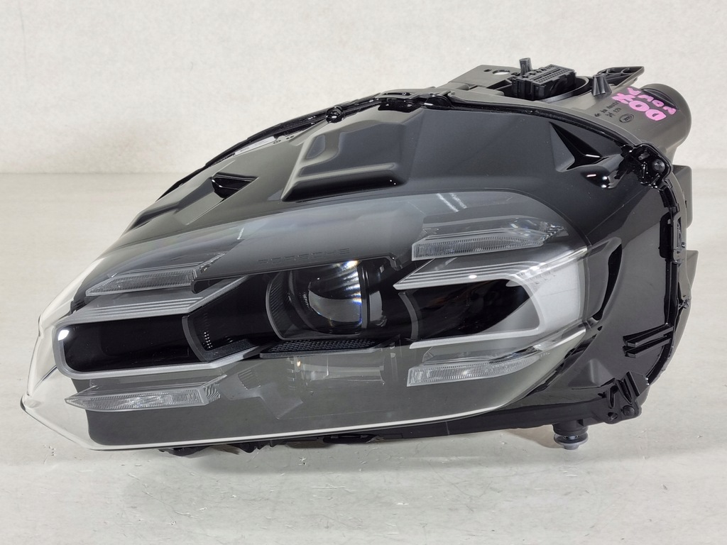 фото №1, Porsche taycan 9j1 full led лампа левая перед nowa