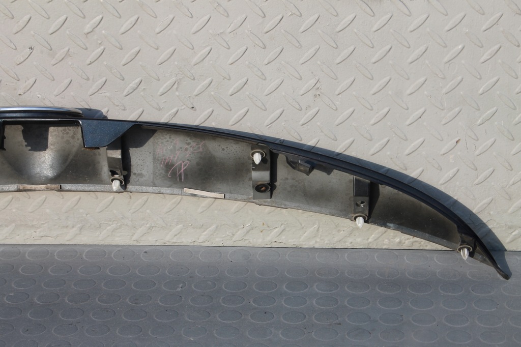 фото №10, Молдинг накладка крышки багажника задняя auris ii 12-15