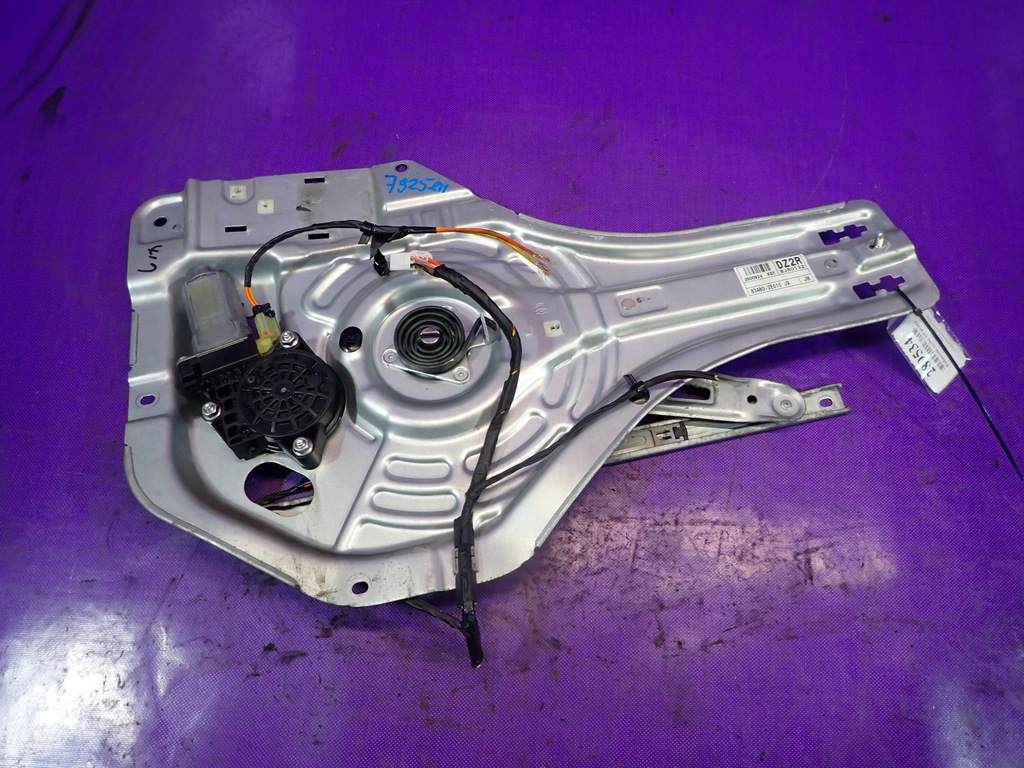 фото №1, Tucson i 04- подъемник стекло задняя правый 834802e010