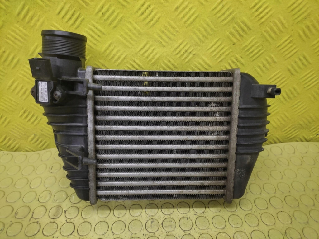 фото №1, Audi a6 c6 2.0 tdi інтеркулер 4f0145805ad