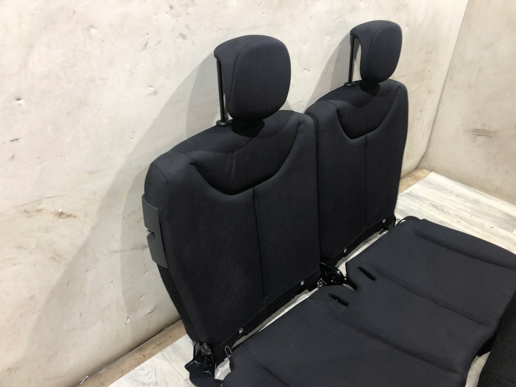 фото №5, Toyota aygo x 2022 сиденья заднее сиденье середина