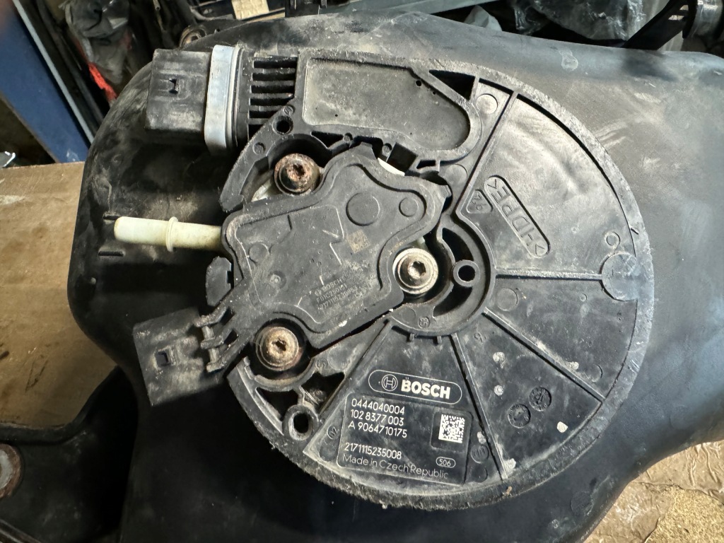 фото №11, Mercedes sprinter 906 lift бак насос adblue