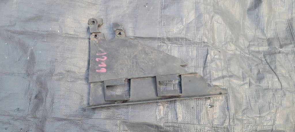 фото №1, Seat leon toledo напрямна кронштейн бампера перед l