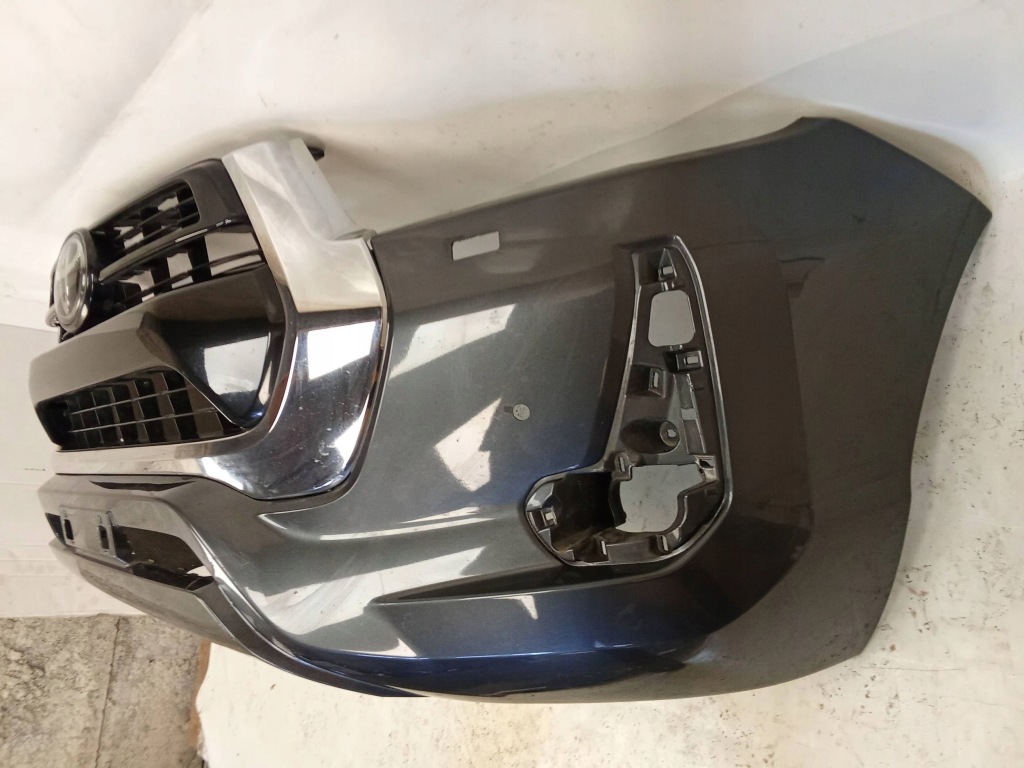 Toyota hilux viii рестайлинг  бампер передний перед 2020- 4pdc Недорого