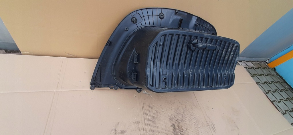 фото №9, Піддон багажника перед tesla y