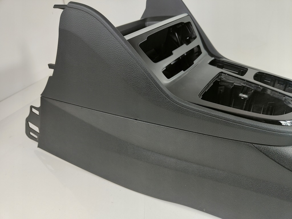 фото №13, Bmw f46 gran tourer тунель середній підлокітник