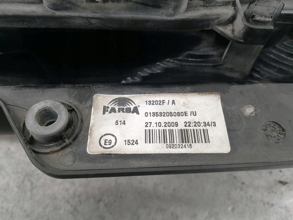 Лампа задня права peugeot bipper 01353205080e фарба Зі Шроту
