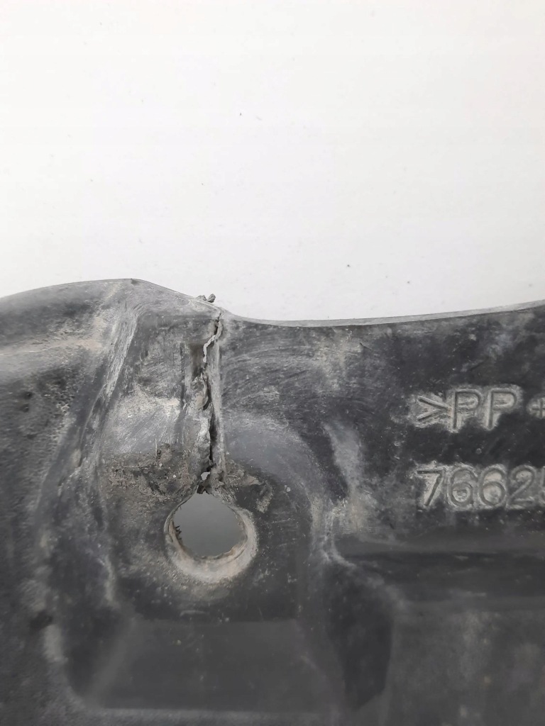 фото №9, 2011 toyota hilux an10, an20, an30 комплект бризковики 766260k150