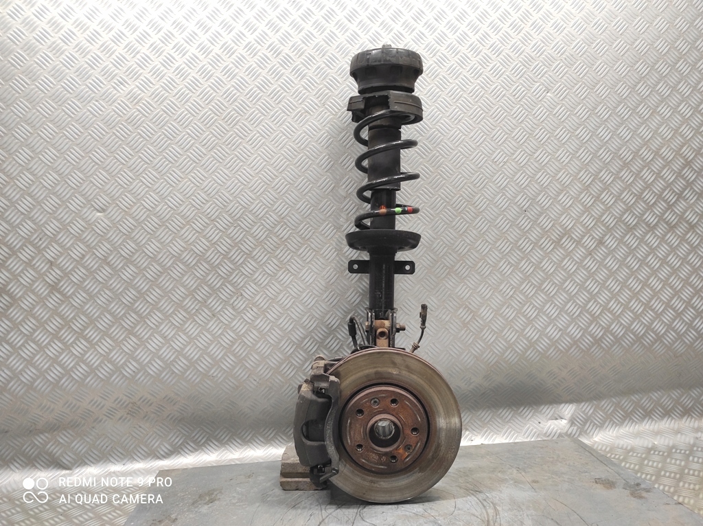 фото №1, Поворотный кулак левая амортизационная стойка talento trafic vivaro 1.6