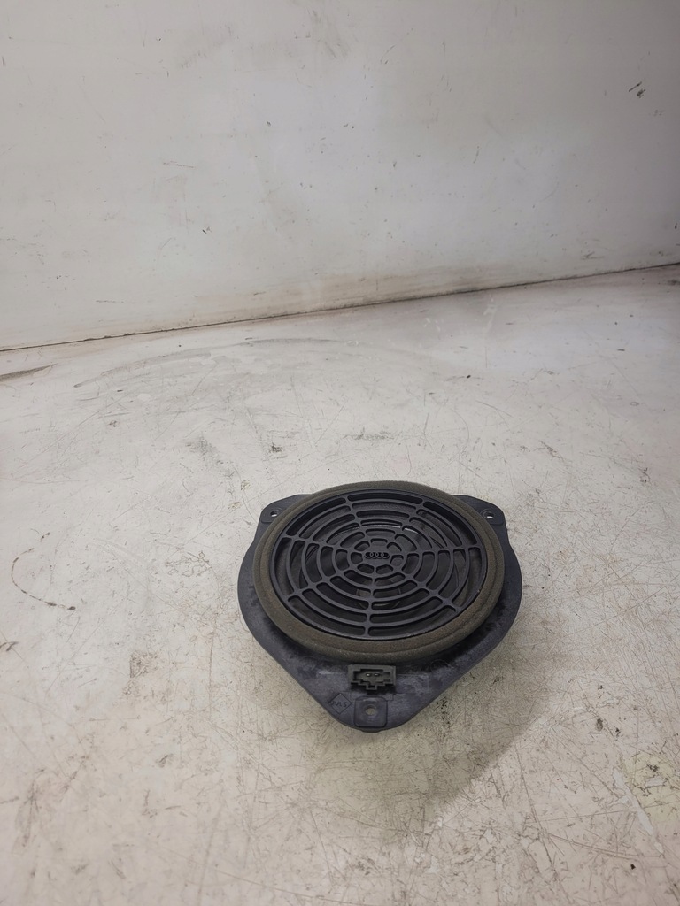 фото №1, Динамік обшивка задня audi a1 8x 3-двері 8x0035411