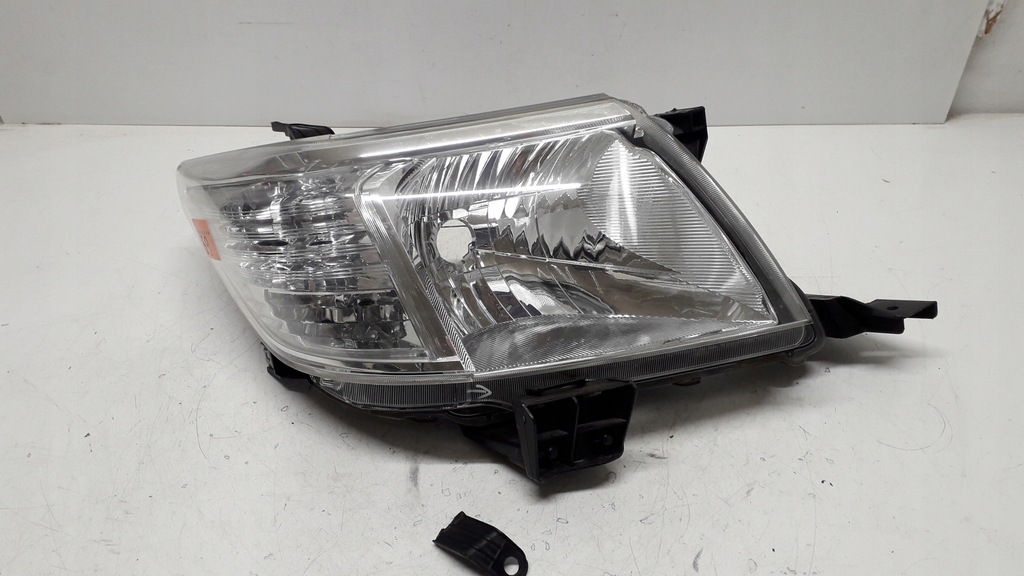 фото №1, Toyota hilux 7 vii lift 12- лампа права передня