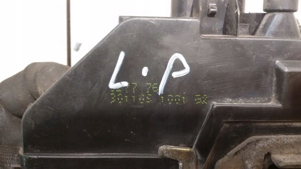 фото №11, Замок дверь ручка левый перед renault megane ii 4 pin 027776 8200028487