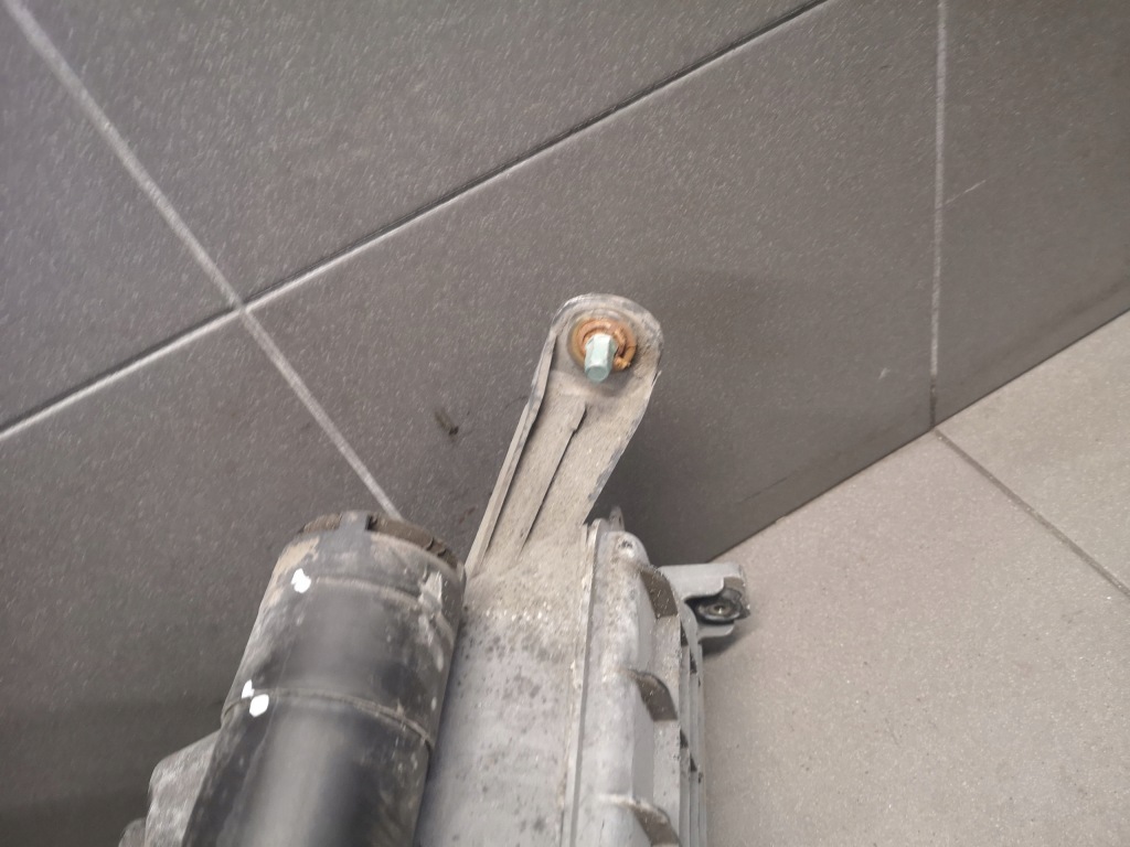 Фильтр угольный vw touareg 3.2 azz 7l0201801d в Украине