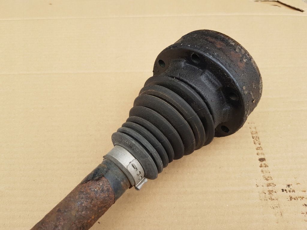 Купити Привідний вал ліве перед / audi a3 8p golf v / 1.6 8v mpi 102km / механічна коробка передач 5 передач