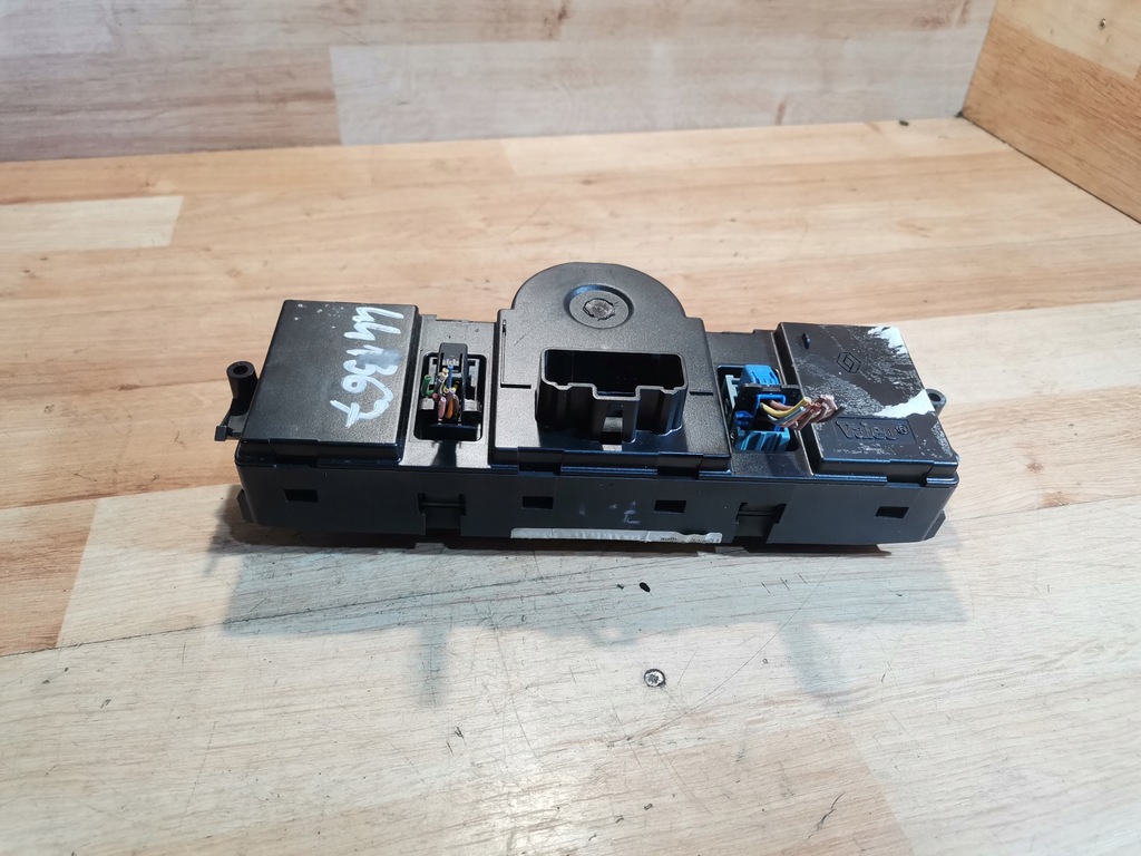 фото №9, Панель обдув кондиционера renault megane ii 02-05 8200070752