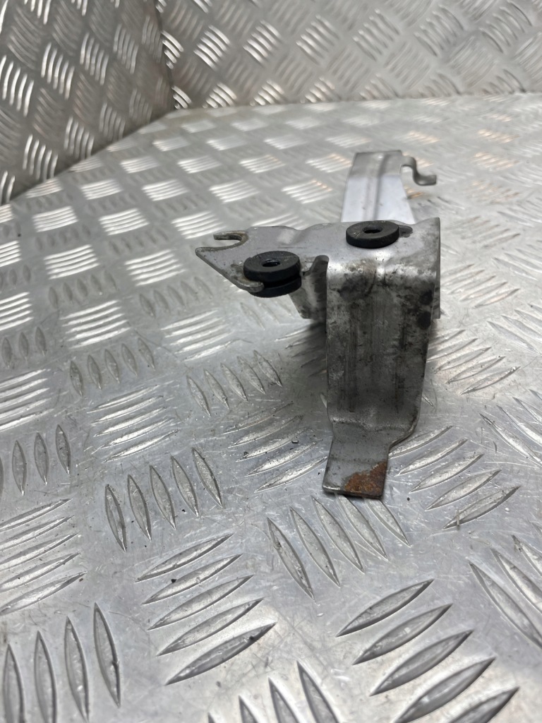 Bmw f10 кронштейн кронштейн насоса воды 2284293 7846161 Цена